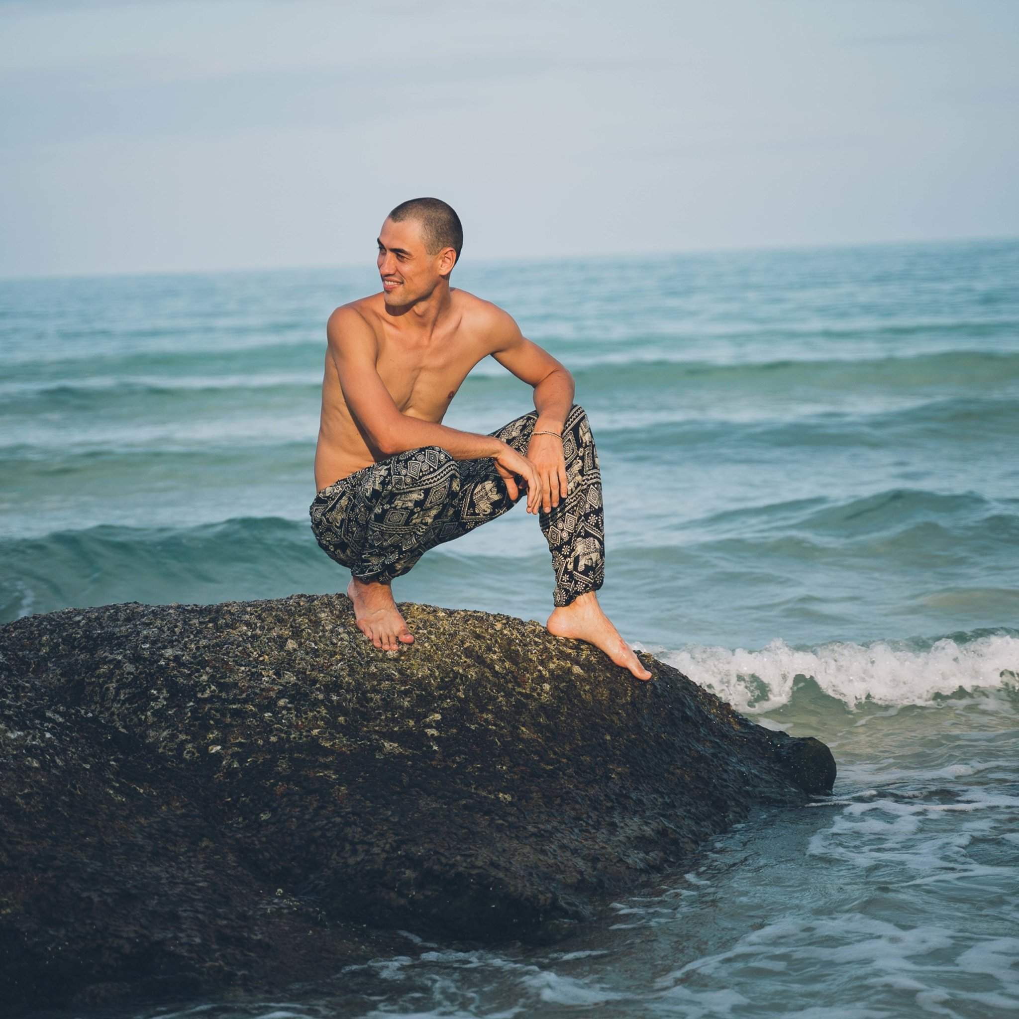 AGRA ELEPHANT PANTS - BLACK Elepanta Harem Pants | Drawstring - Buy Today Elephant Pants Jewelry And Bohemian Clothes Handmade In Thailand Help To Save The Elephants FairTrade And Vegan