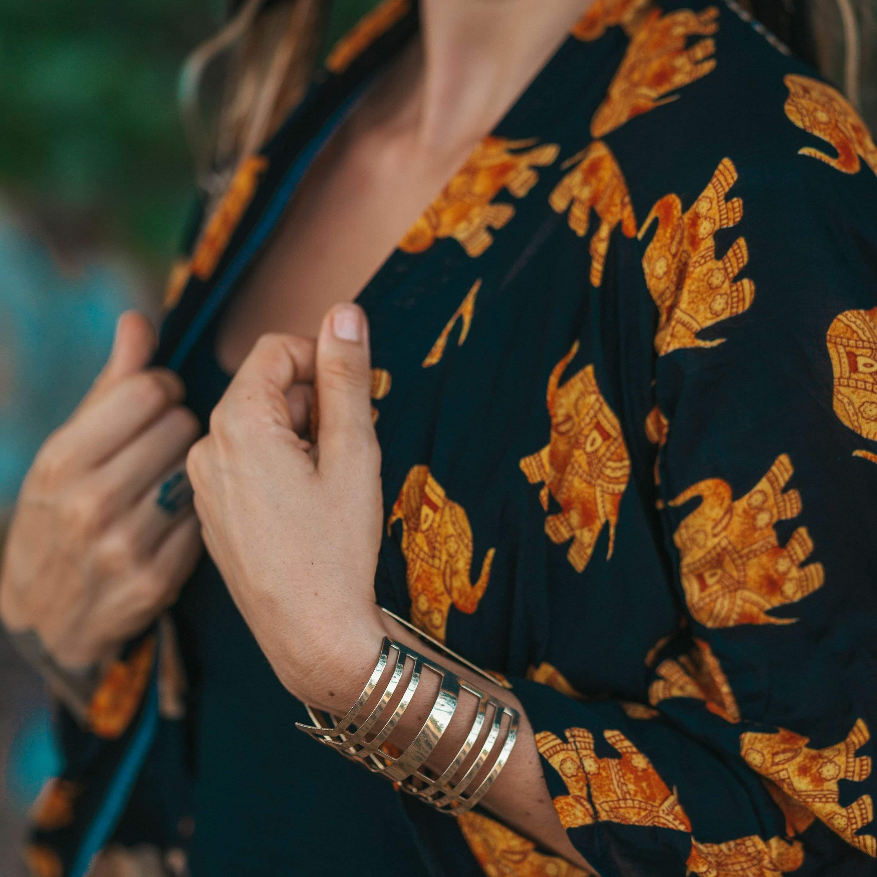 SAVANNA ELEPHANT KIMONO Elepanta Beach Kimono | Unisex - Buy Today Elephant Pants Jewelry And Bohemian Clothes Handmade In Thailand Help To Save The Elephants FairTrade And Vegan